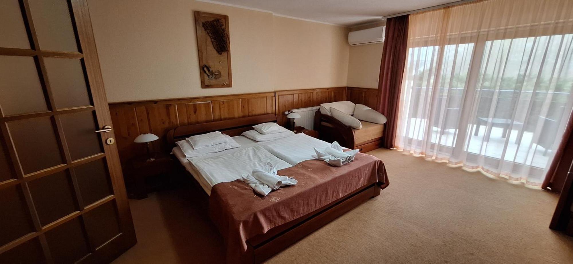 Atryum Hotel Szolnok Extérieur photo