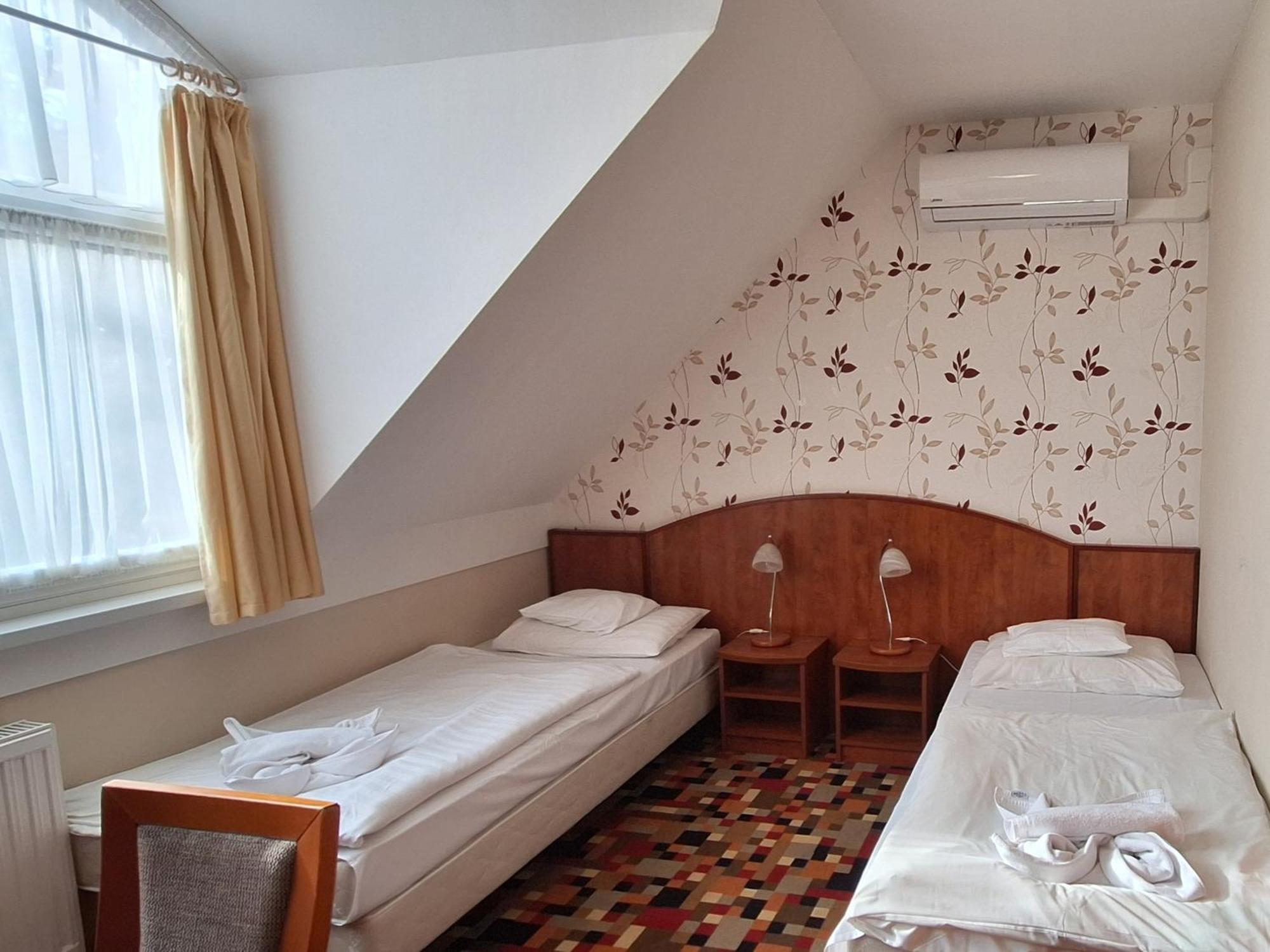 Atryum Hotel Szolnok Extérieur photo