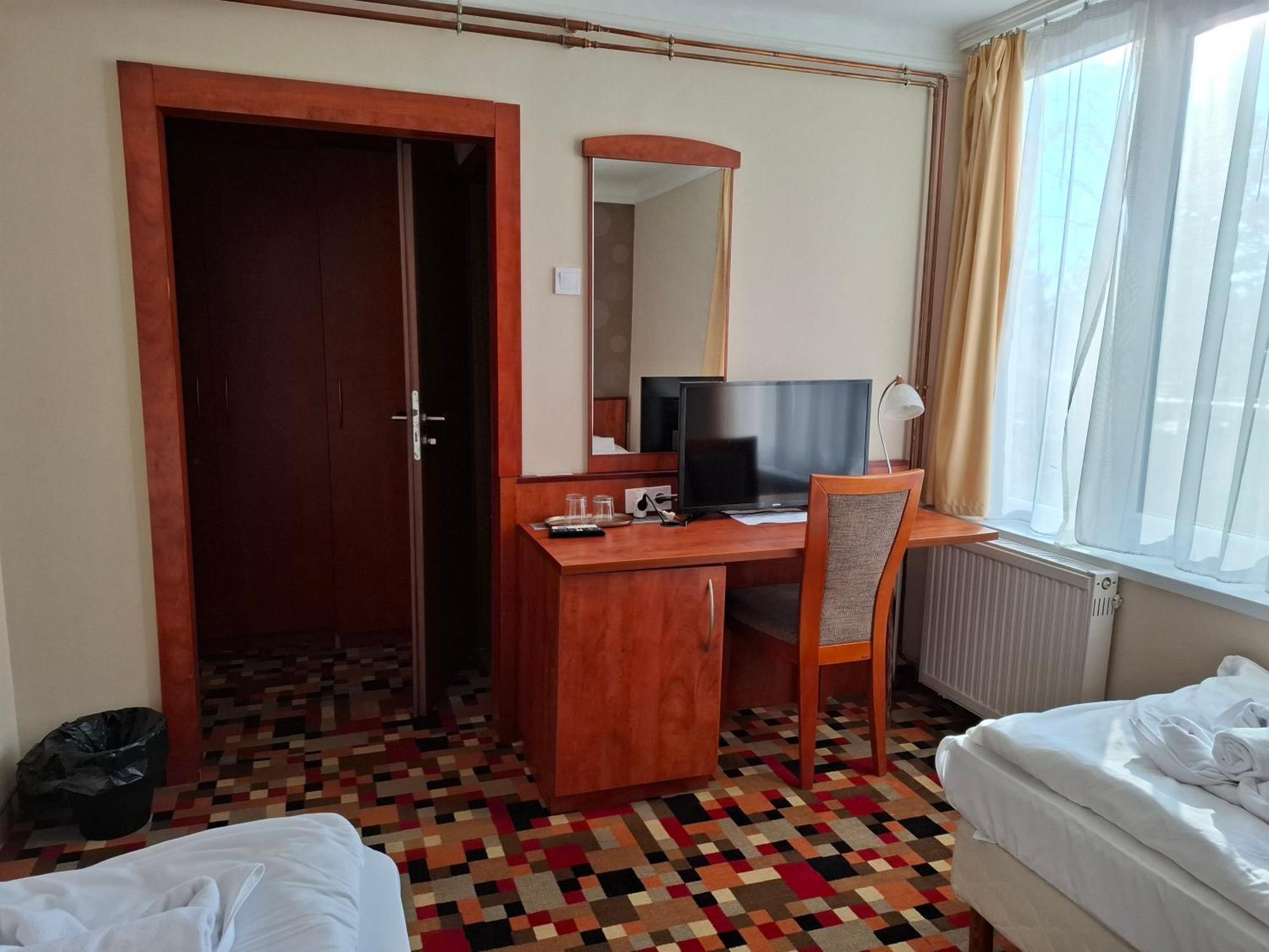 Atryum Hotel Szolnok Extérieur photo