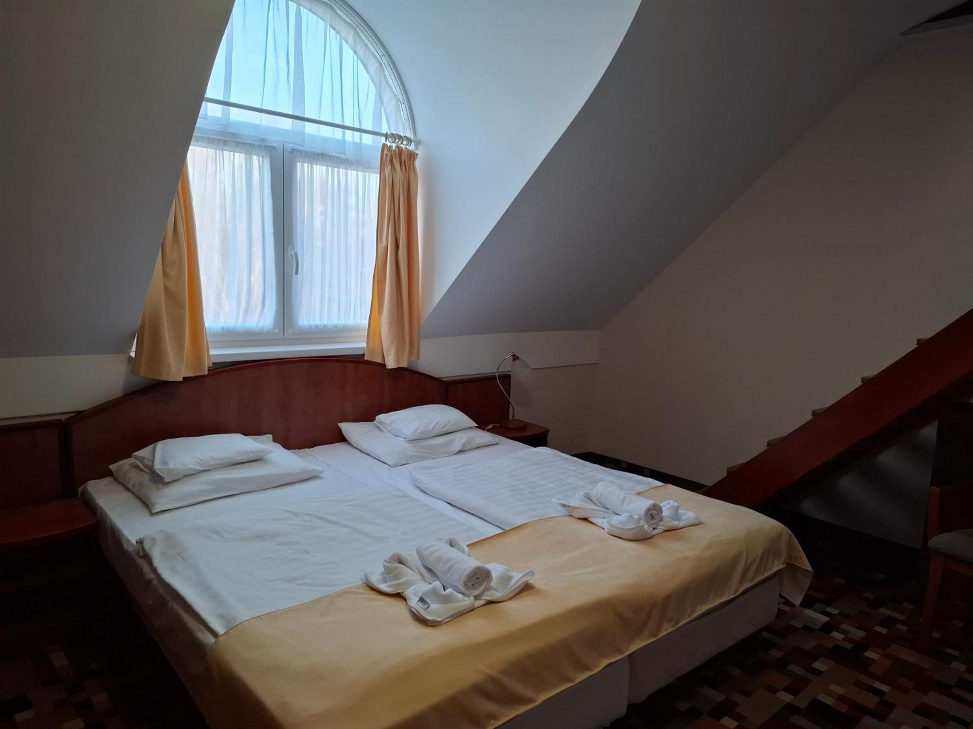 Atryum Hotel Szolnok Extérieur photo